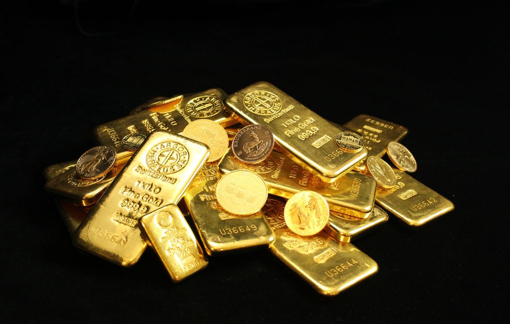 Is it permissible to purchase gold bars for an IRA investment?